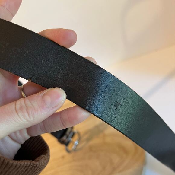 Guess Brown Distressed Genuine Leather Worn in Silver Buckle Belt Size Medium - Picture 4 of 11